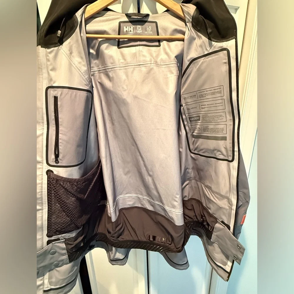 Helly Hansen Gray Ski Jacket with Orange Logo and Trim - Picture 3 of 4